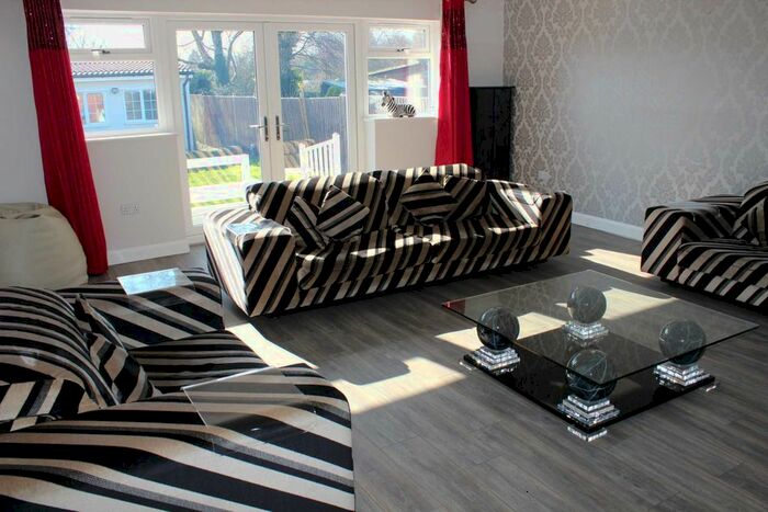 3 Bedroom Detached House To Rent In Melton Avenue, Leicester, LE4