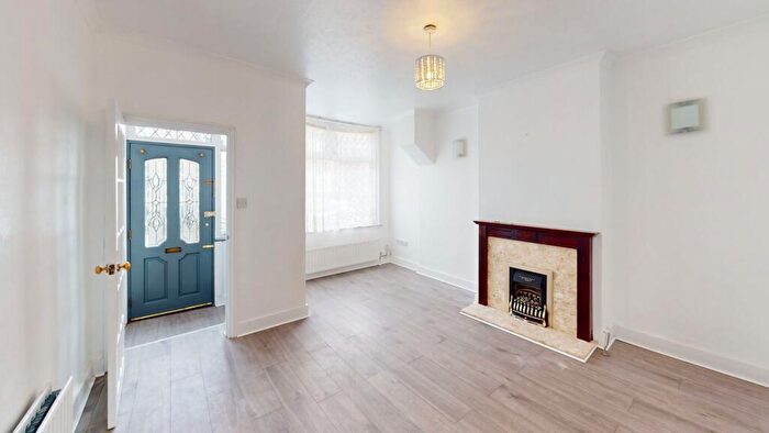 2 Bedroom House To Rent In Lansdell Road, Mitcham, CR4