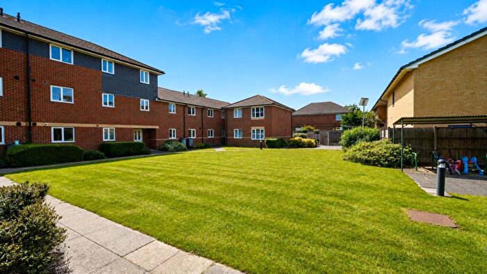 1 Bedroom Apartment For Sale In Wenham Place, Hatfield, AL10