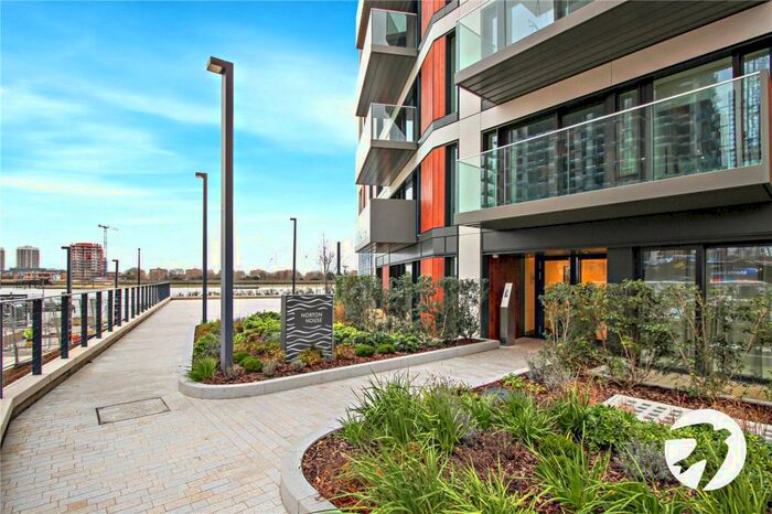 2 Bedroom Flat To Rent In Duke Of Wellington Avenue, London, SE18