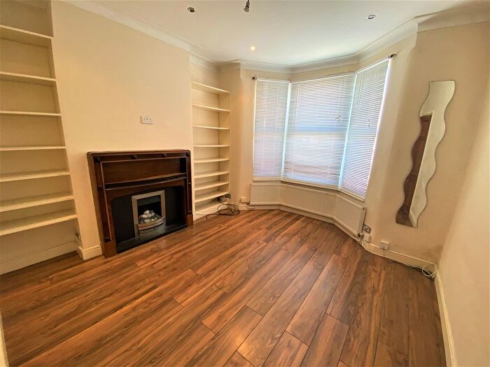 2 Bedroom Flat To Rent In Thorold Road, Ilford, IG1