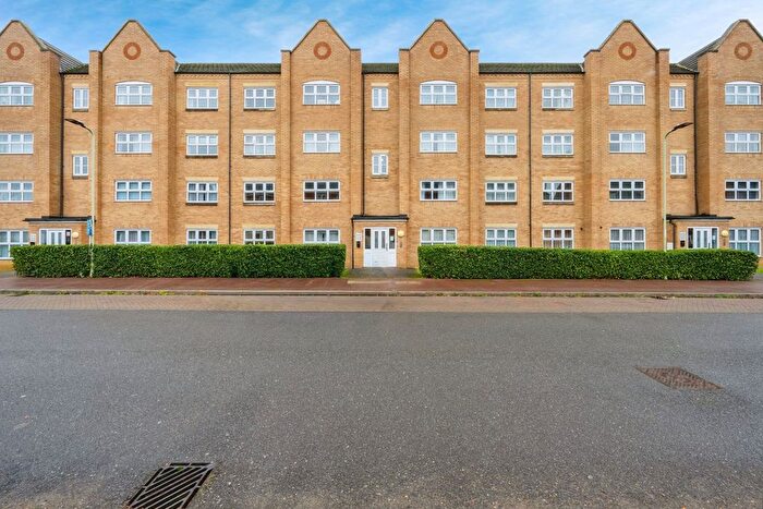 1 Bedroom Flat For Sale In Crowe Road, Bedford, Bedfordshire, MK40