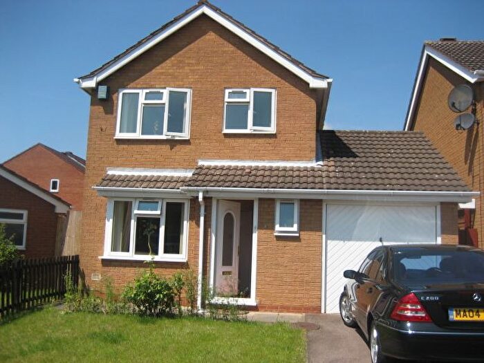 3 Bedroom Detached House To Rent In Danbury Drive, Blackbird Road, Leicester, LE4