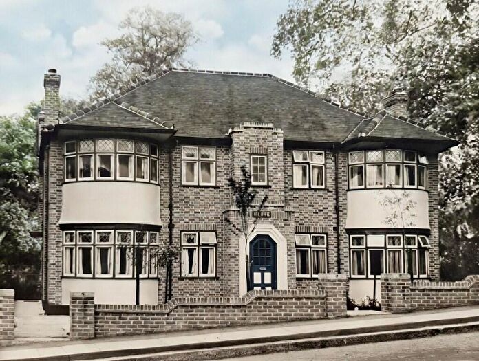 2 Bedroom Maisonette For Sale In Cavendish Avenue, HA1