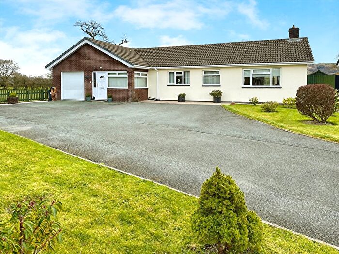 2 Bedroom Bungalow For Sale In Maesglas, Caersws, Powys, SY17