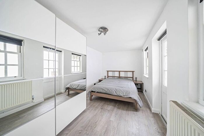 2 Bedroom Flat To Rent In Greyhound Road, Barons Court, London, W6