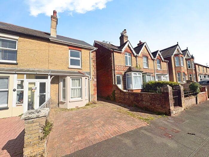 3 Bedroom End Terrace House For Sale In Adelaide Grove, East Cowes, Isle Of Wight, PO32