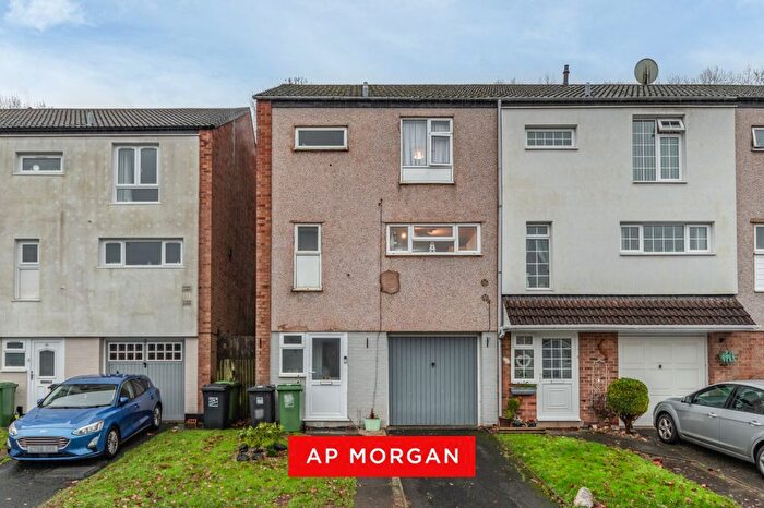 3 Bedroom End Of Terrace House For Sale In Highland Way, Greenlands, Redditch, B98