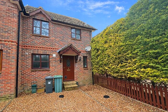 3 Bedroom House To Rent In Stonelands Orchard, PO33