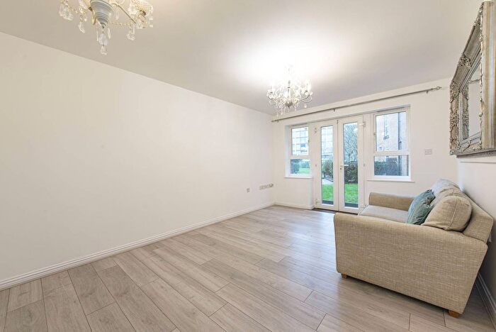 2 Bedroom Flat To Rent In Rookery Way, Colindale, London, NW9