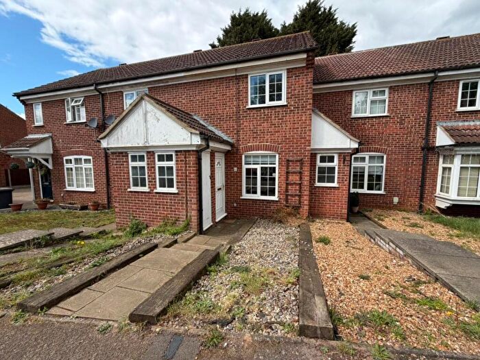 2 Bedroom House For Sale In The Paddocks, SG19