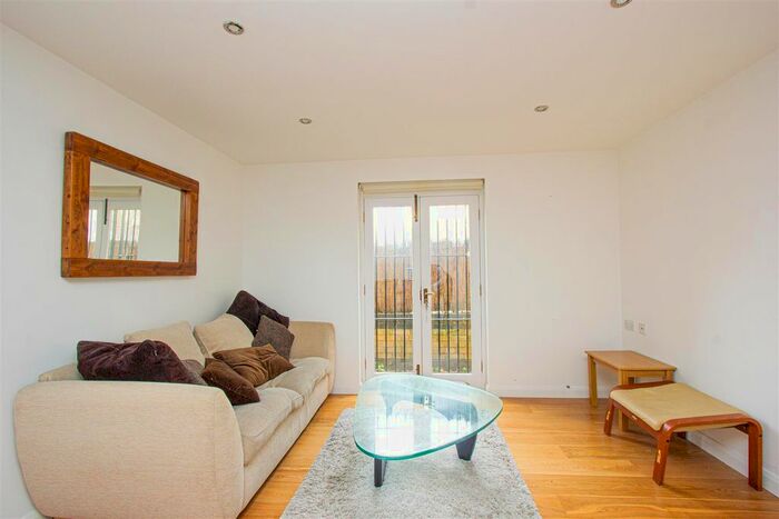 2 Bedroom Flat To Rent In Seville House, Wapping High Street, London, E1W