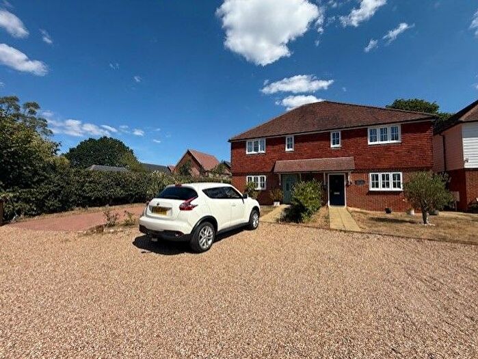 3 Bedroom Semi-Detached House For Sale In Chiddingly Road, Heathfield, TN21