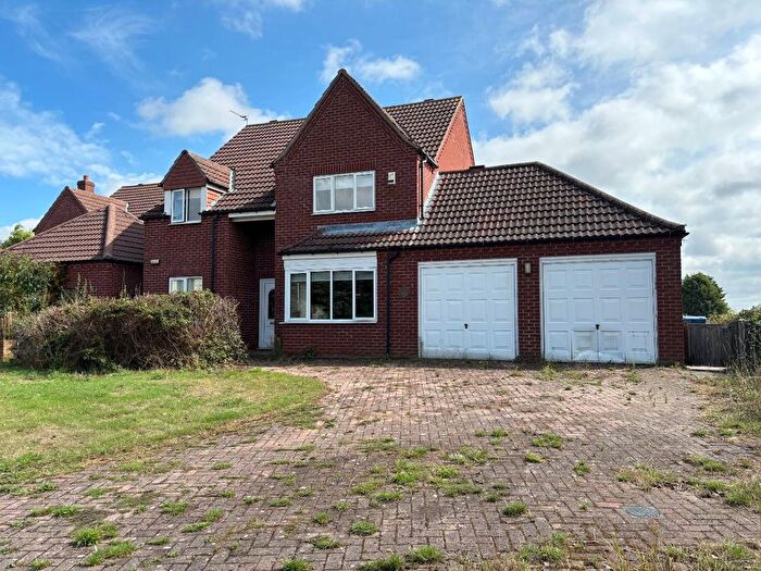 4 Bedroom Detached House For Sale In Stockwith Road, Walkeringham, Doncaster, DN10