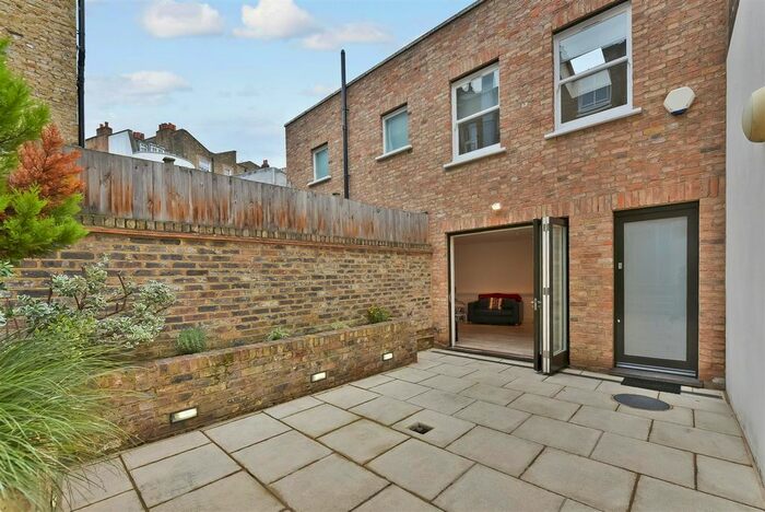 2 Bedroom Flat To Rent In Kennington Road, London, SE11