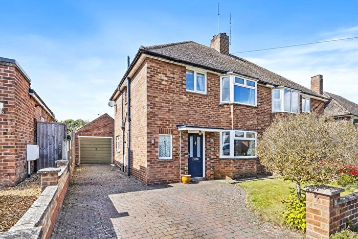 3 Bedroom Semi-Detached House For Sale In Skeffington Close, Geddington, NN14