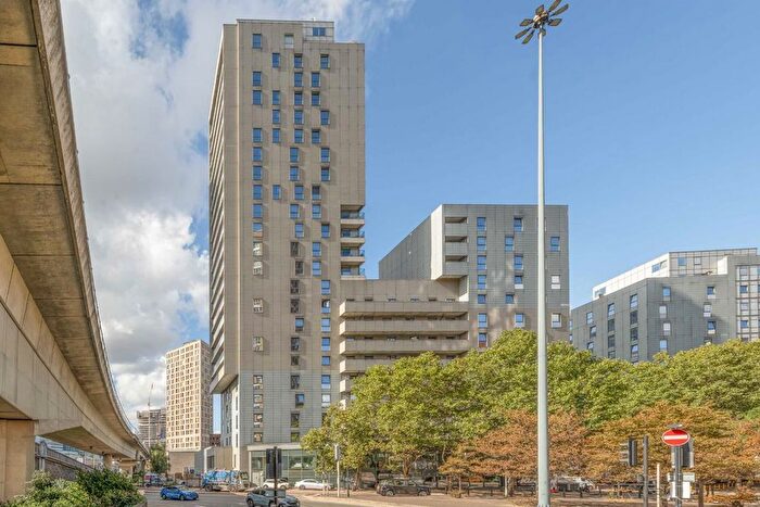 1 Bedroom Flat For Sale In Prestons Road, London, E14