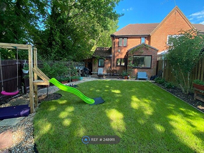 4 Bedroom Semi-Detached House To Rent In Kerry Close, Fleet, GU51