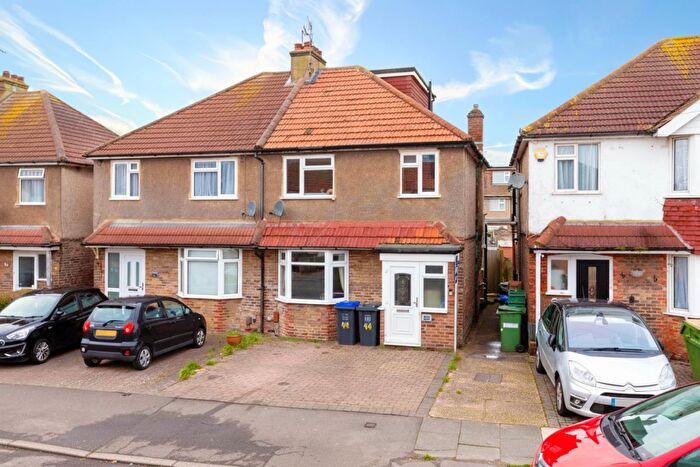 3 Bedroom Semi Detached House For Sale In First Avenue, Lancing, BN15