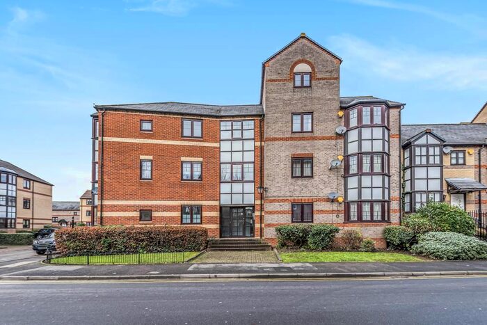 2 Bedroom Flat To Rent In Fobney Street, Reading, RG1