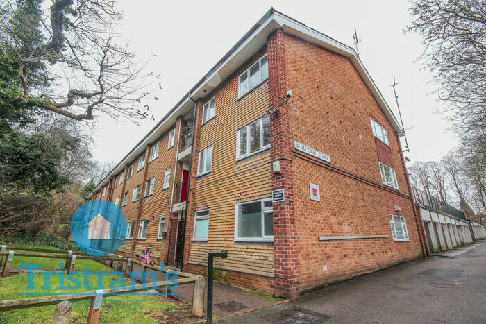 2 Bedroom Apartment To Rent In Malcolm Close, Nottingham, NG3