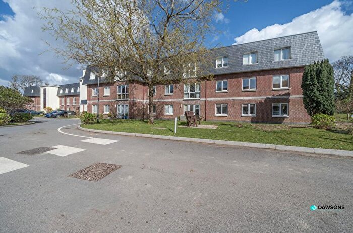 2 Bedroom Flat For Sale In Clyne Common, Swansea, SA3