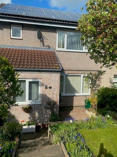 2 Bedroom Town House To Rent In Roden Way, Rawmarsh, Rothehram, S62