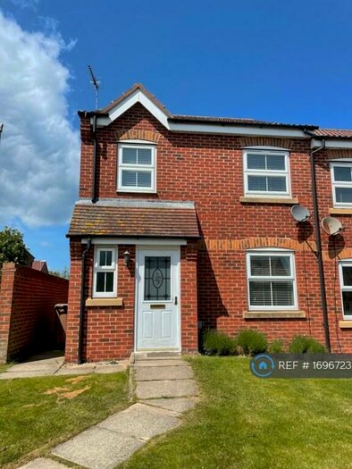 3 Bedroom Semi-Detached House To Rent In Swallow Close, Hornsea, HU18