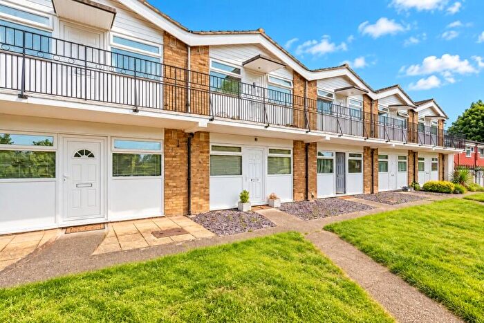 1 Bedroom Apartment To Rent In Addlestone, Surrey, KT15