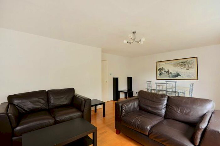 2 Bedroom Flat To Rent In Inglis Road, Ealing Common, London, W5