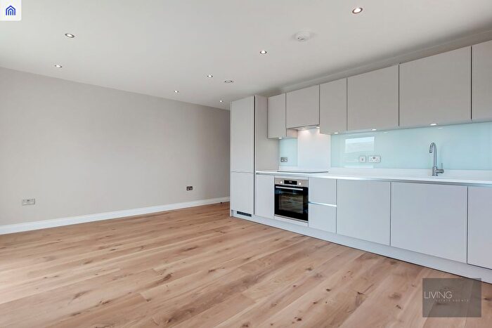 1 Bedroom Flat To Rent In Holloway Road, Holloway, N19