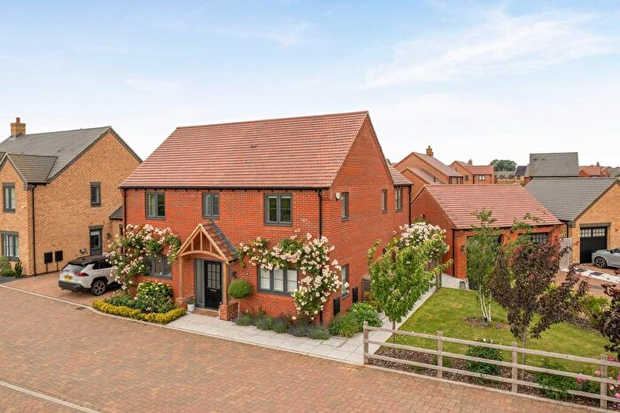 4 Bedroom Detached House For Sale In Haycock Gardens, Clifton, Shefford, SG17
