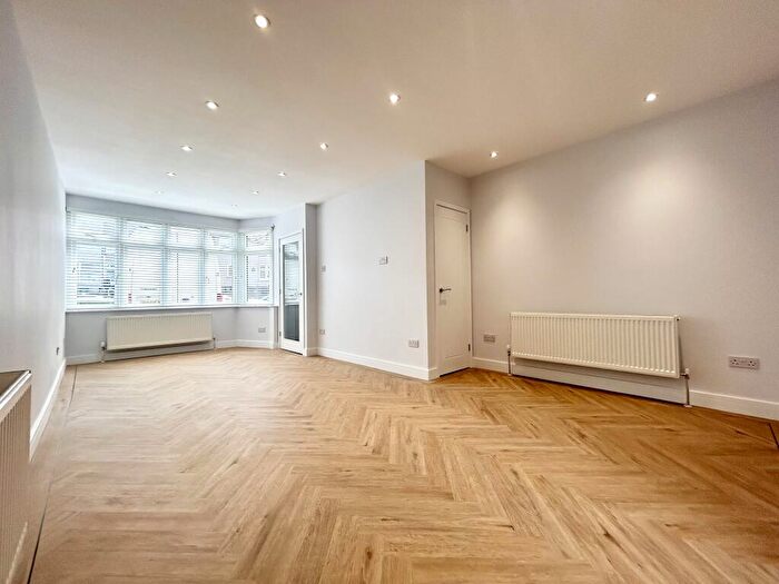 2 Bedroom House To Rent In Parkside Avenue, Bexleyheath, DA7