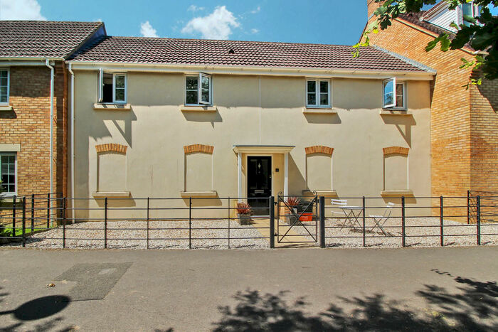 2 Bedroom Property To Rent In Mayfly Road, Oakhurst, Swindon, SN25