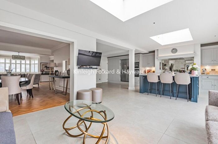 5 Bedroom Semi-Detached House For Sale In Sandringham Gardens, North Finchley, London, N12