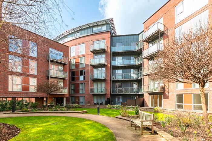 2 Bedroom Flat To Rent In The Heart, Walton-On-Thames, KT12