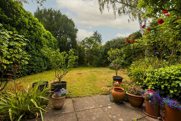 4 Bedroom Bungalow For Sale In Princes Way, London, SW19