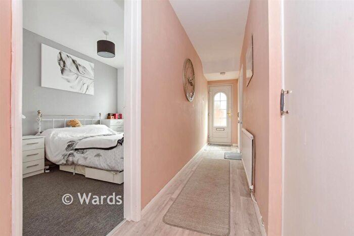 2 Bedroom Flat For Sale In Old Crossing Road, Margate, Kent, CT9
