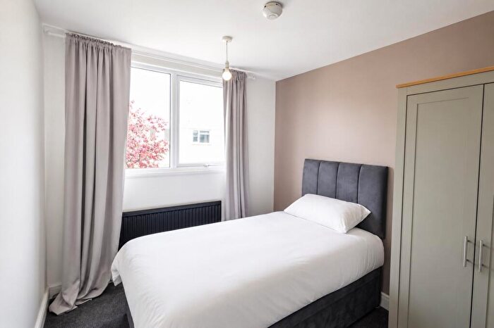 1 Bedroom Terraced House To Rent In Red Hall Chase, Leeds, LS14