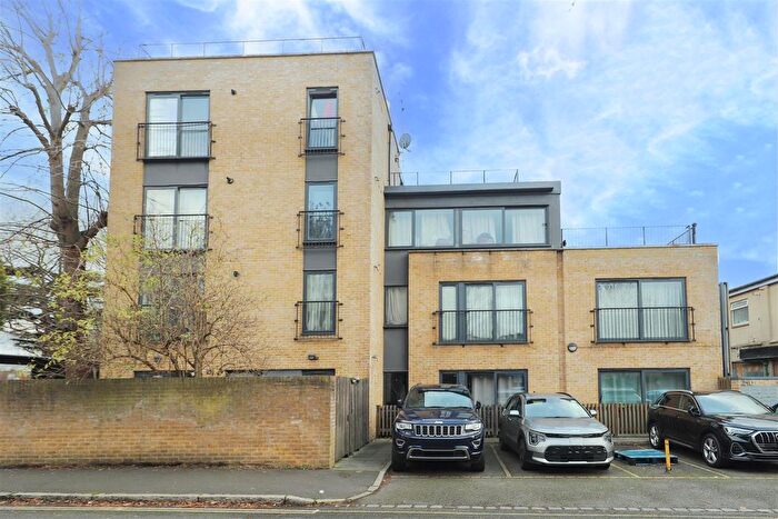 1 Bedroom Flat For Sale In Bath Road, Hounslow, TW4