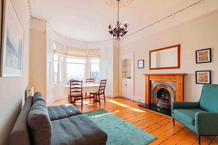 3 Bedroom Flat To Rent In Macdowall Road, Edinburgh, EH9