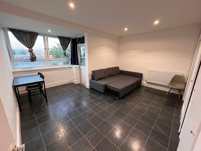 Studio To Rent In Upper Road, Plaistow, London, E13