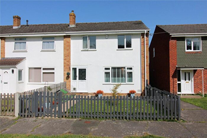 3 Bedroom End Of Terrace House For Sale In Hayes Close, Fareham, Hampshire, PO15