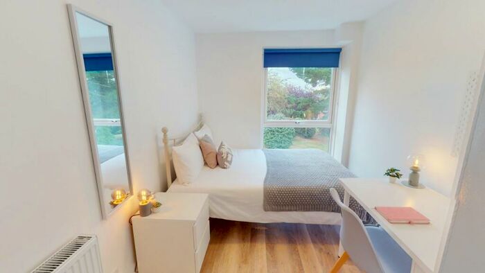 4 Bedroom House To Rent In Lyncombe Close, EX4