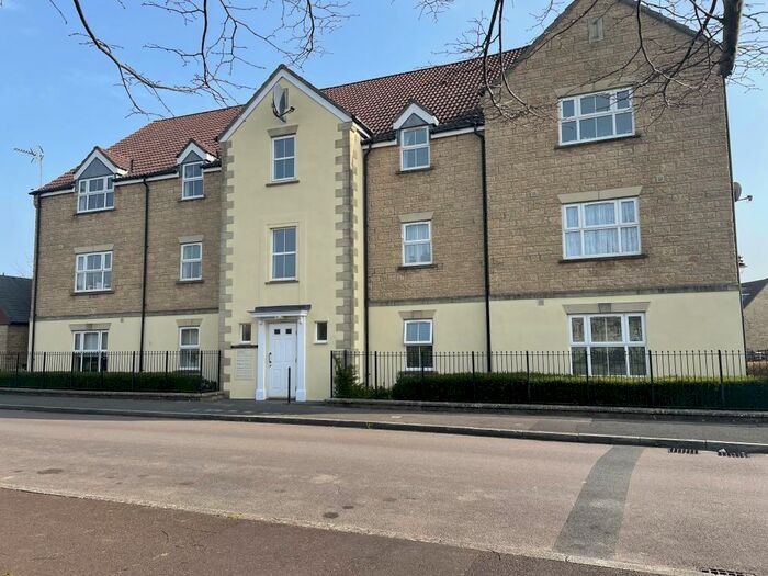 2 Bedroom Flat To Rent In Kingfisher Court, Calne, SN11