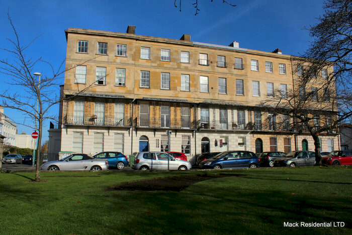 1 Bedroom Flat To Rent In Berkeley Place, GL52