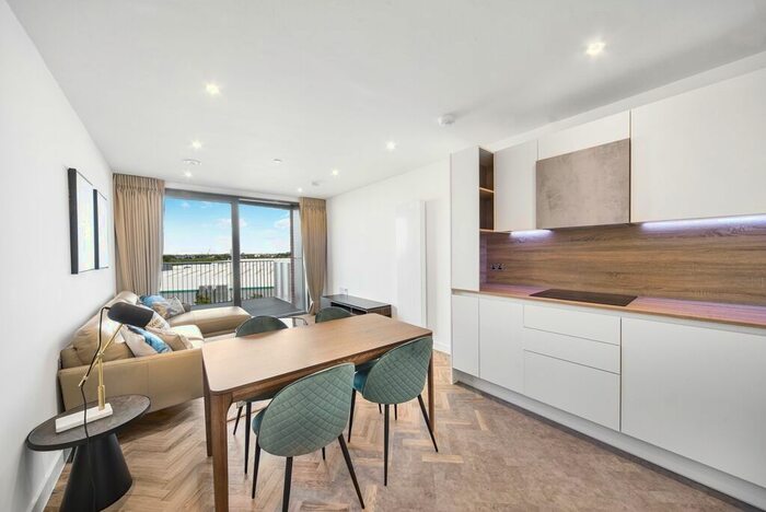 2 Bedroom Flat To Rent In Skyline Apartments, Makers Yard, London, E3