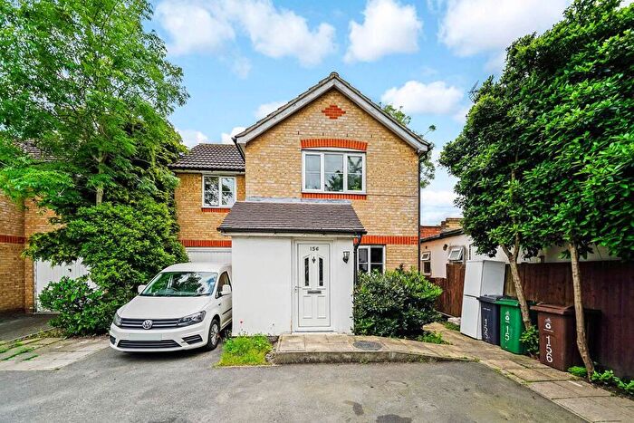 3 Bedroom Detached House For Sale In Chingford Mount Road, Chingford, E4
