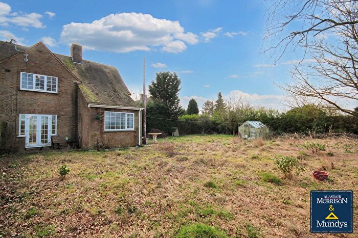 3 Bedroom Semi-Detached House For Sale In Behay Gardens, Staythorpe, Newark, NG23