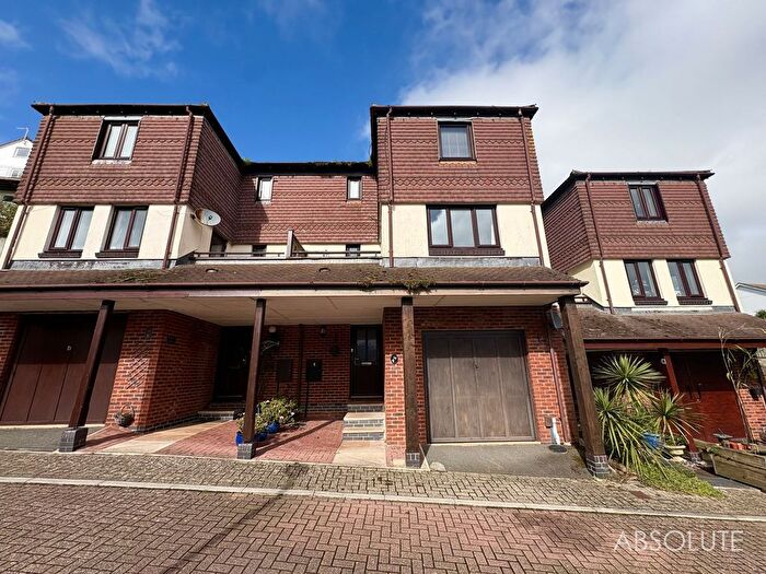 3 Bedroom Town House To Rent In Mariners Way, Paignton, TQ3